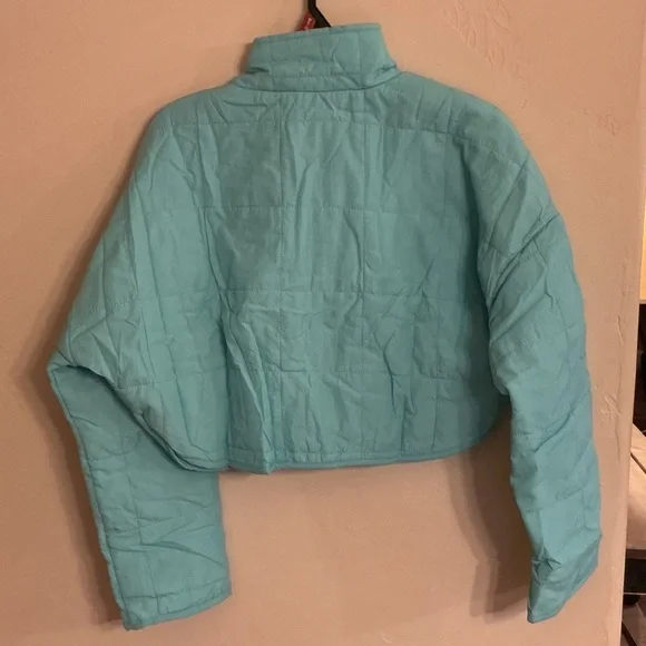 Le Lis Aqua Cropped Quilted Puffer Jacket - Picture 2 of 6